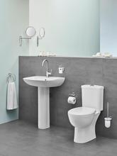 Grohe 39429 BAU ceramic close coupled WC, vertical outlet 687mm proj